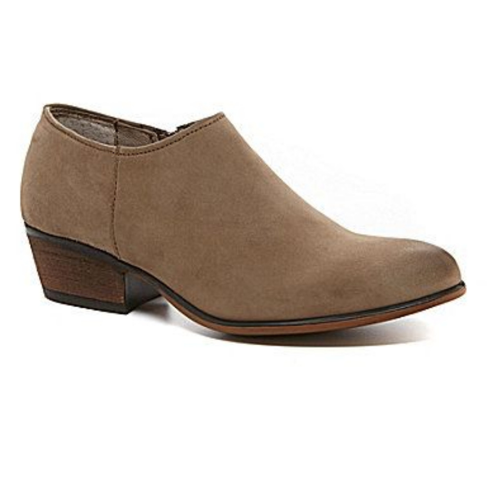 *NEW IN BOX* Steve Madden KATYY Booties Size 7.5